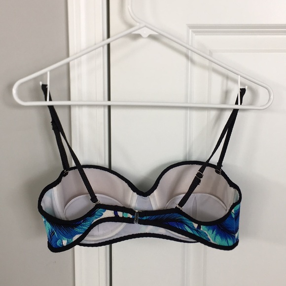 Super cute bikini top - Picture 4 of 8